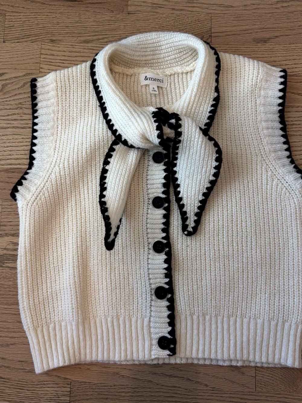 &merci Cream Chunky Knit Sweater Vest Black Crochet Trim Scarf Collar S